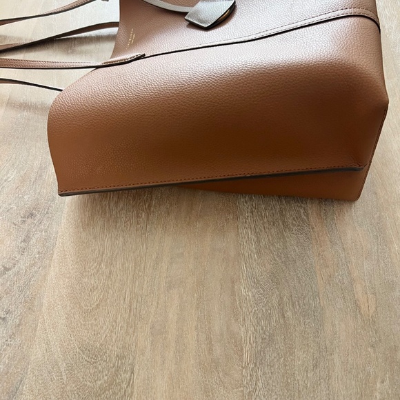 Tory Burch | Perry Triple Compartment Leather Tote | Light Umber - Picture 5 of 16
